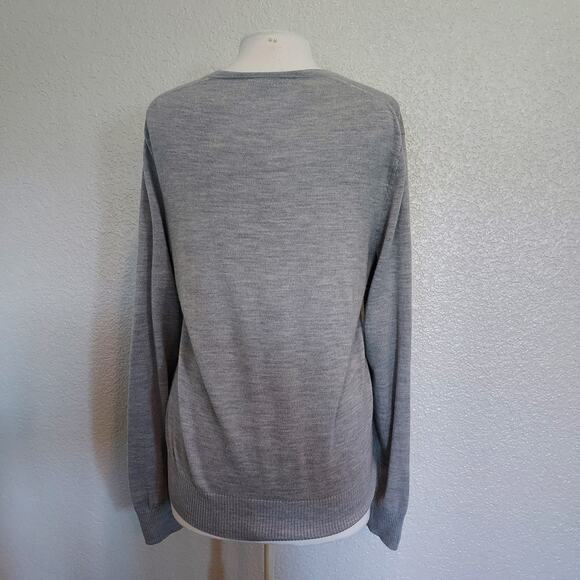 🔴3/$20 Gap Extra Fine Merino Wool Gray Cardigan - FLAW Size M - Picture 10 of 13